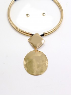 Circle/Square Pendant Necklace & Earring Set